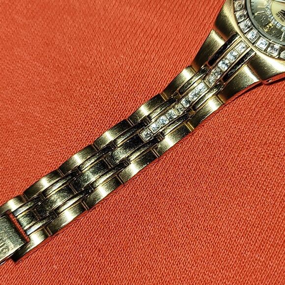 Relic by Fossil Womens Queen's Court Quartz Stainless Steel Goldtone Sport Watch - Picture 6 of 11